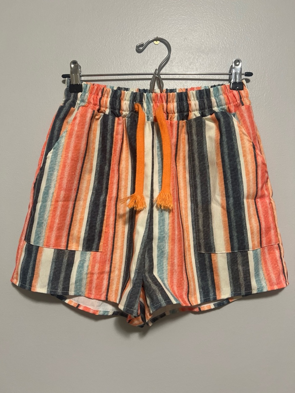 Striped high-waist jaw string shorts with pockets size S